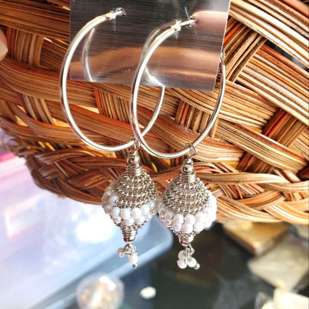 Weight-less Silver Jhumki Earring